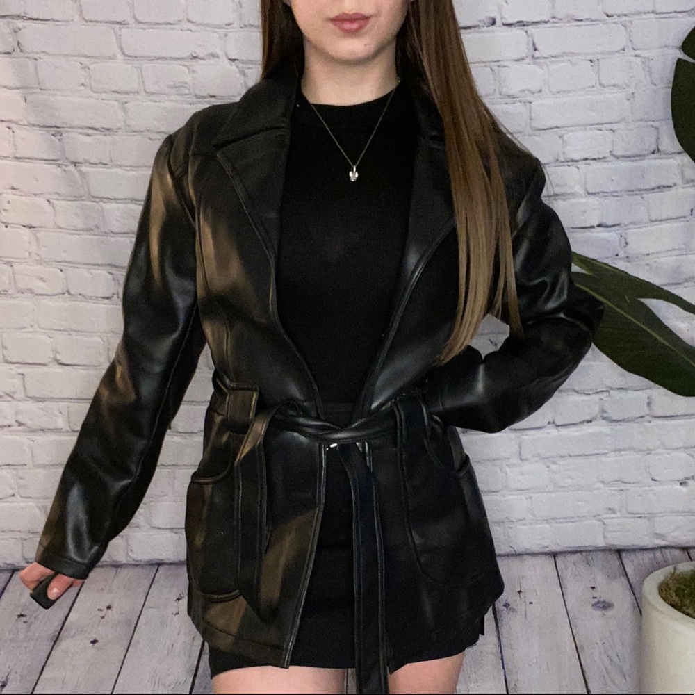 90’s leather jacket